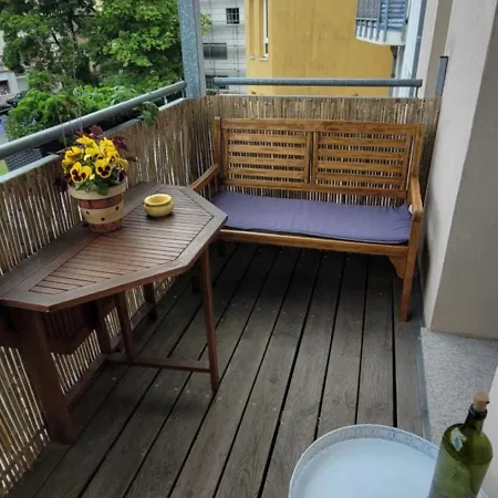 Apartment Air-conditioned In A Great Location With Balcony *